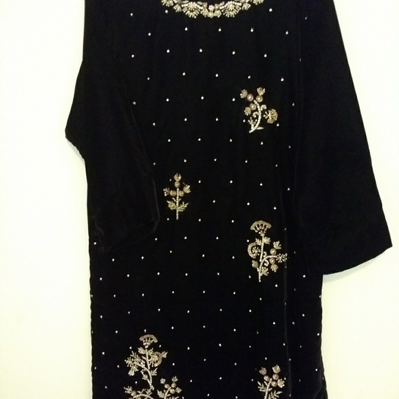 Agha Noor designer velvet Kurti or top - Picture 5 of 8